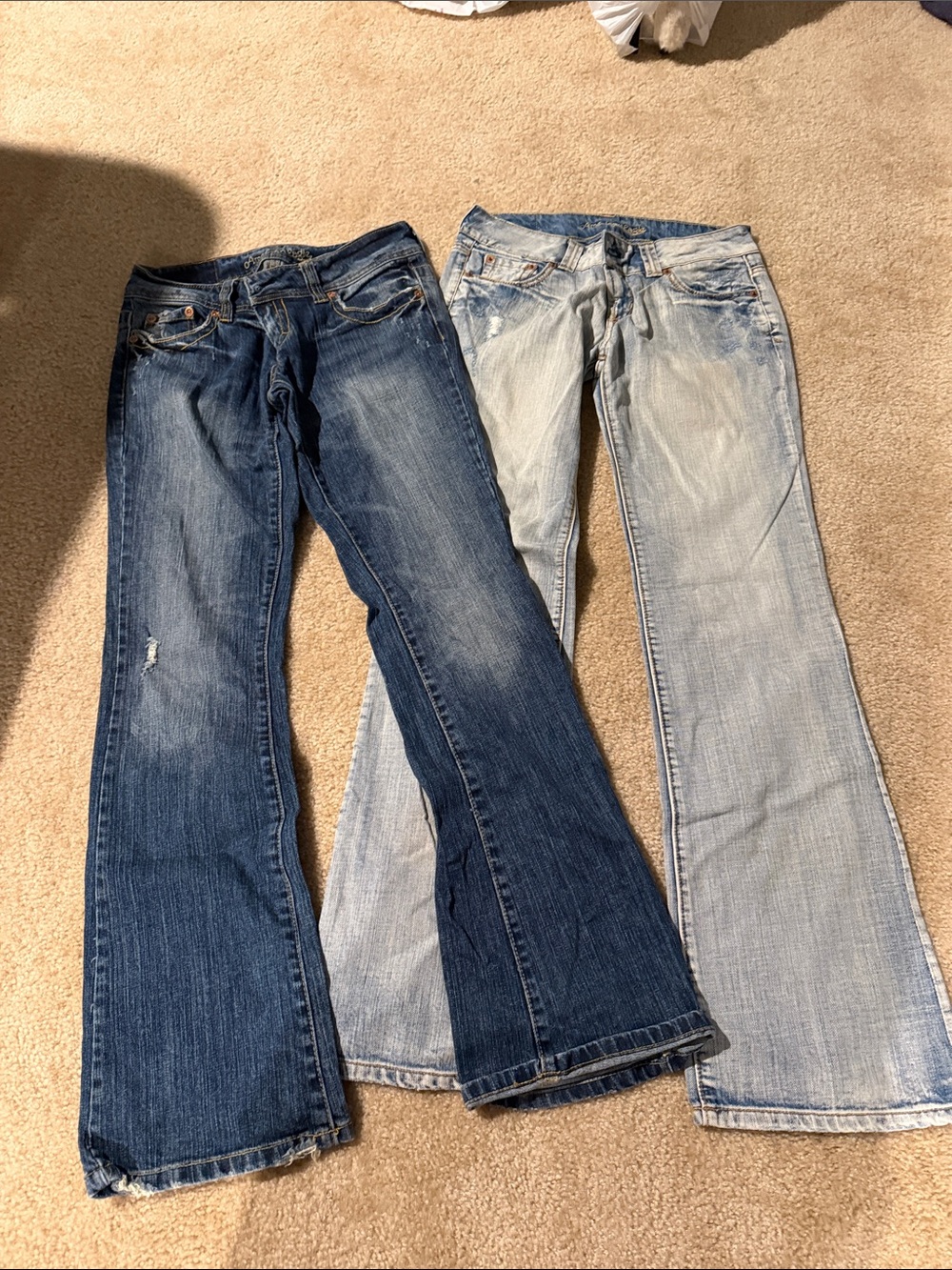 American Eagle Outfitters Flared Jeans Duo in Dark Blue & Light Blue